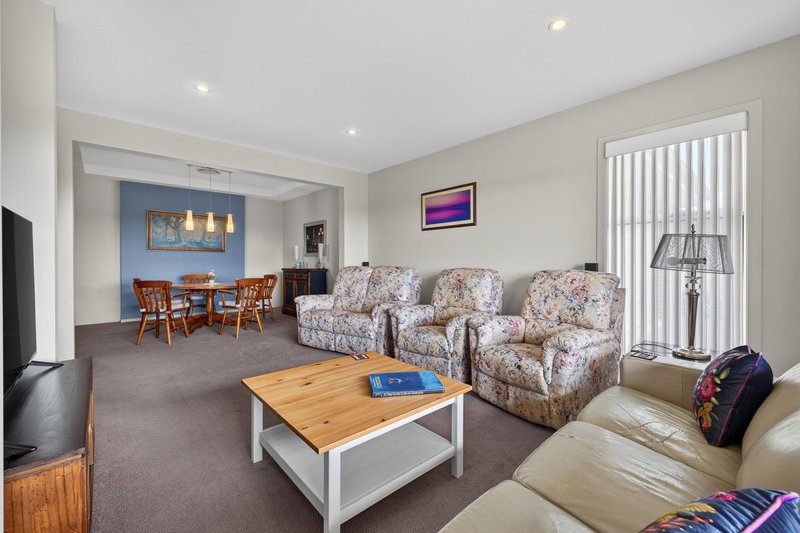 Photo - 21 Soliano Street, Rosemeadow NSW 2560 - Image 12
