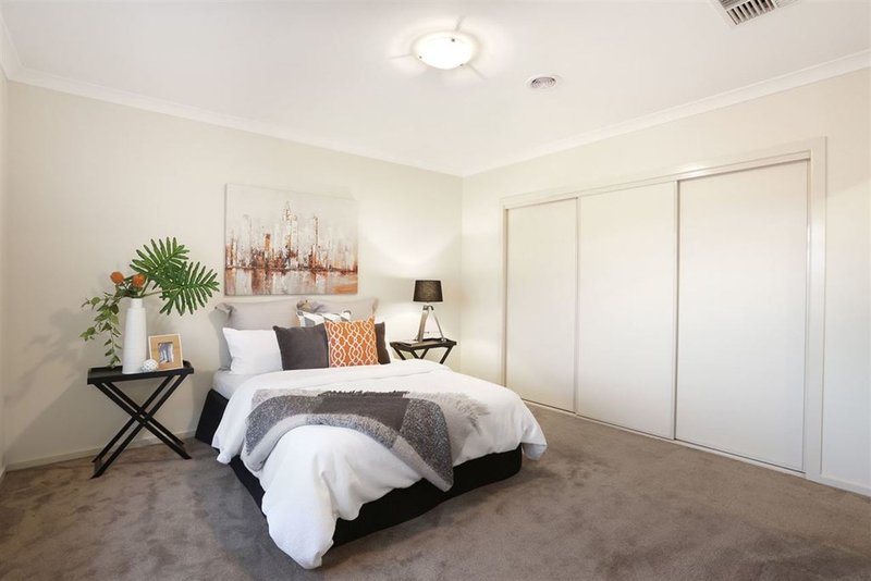 Photo - 2/1 Somerset Street, Box Hill North VIC 3129 - Image 9