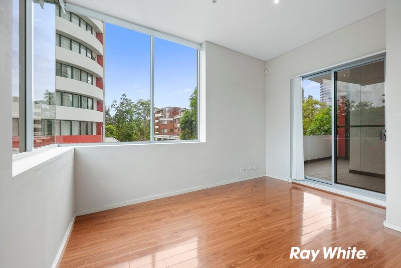 Photo - 2/1 Sorrell Street, Parramatta NSW 2150 - Image 8