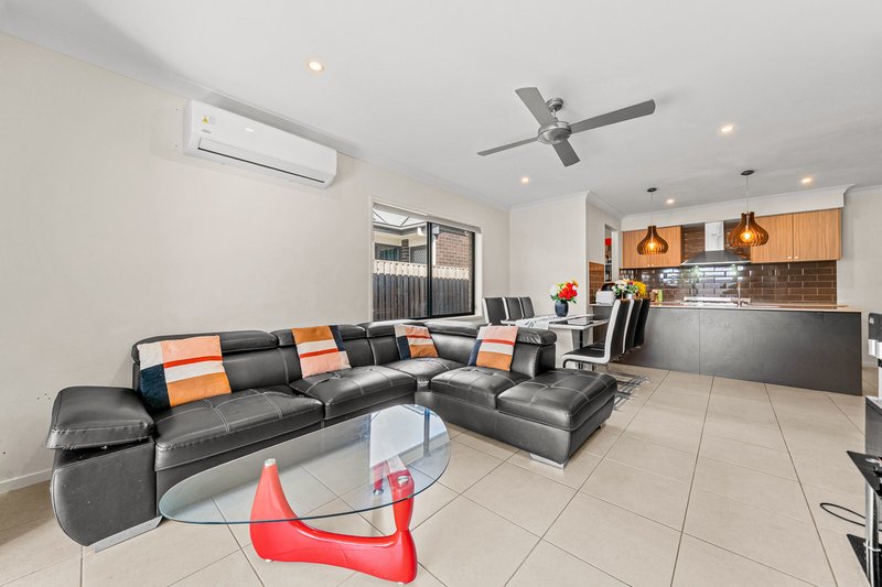 Photo - 21 Splendid Close, Pallara QLD 4110 - Image 4