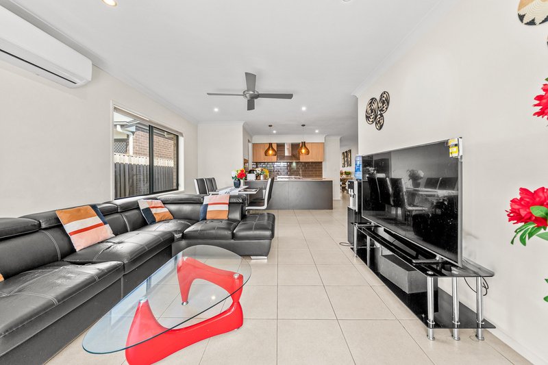Photo - 21 Splendid Close, Pallara QLD 4110 - Image 5