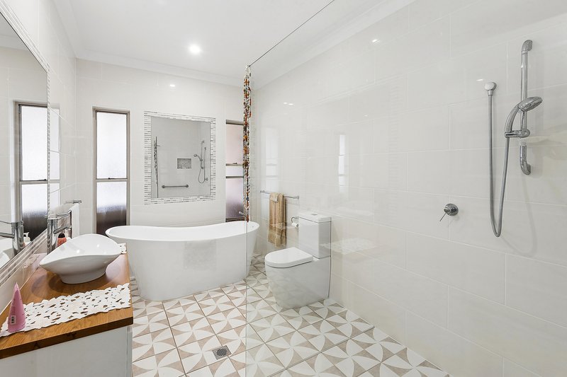 Photo - 21 Split Solitary Road, Sapphire Beach NSW 2450 - Image 10