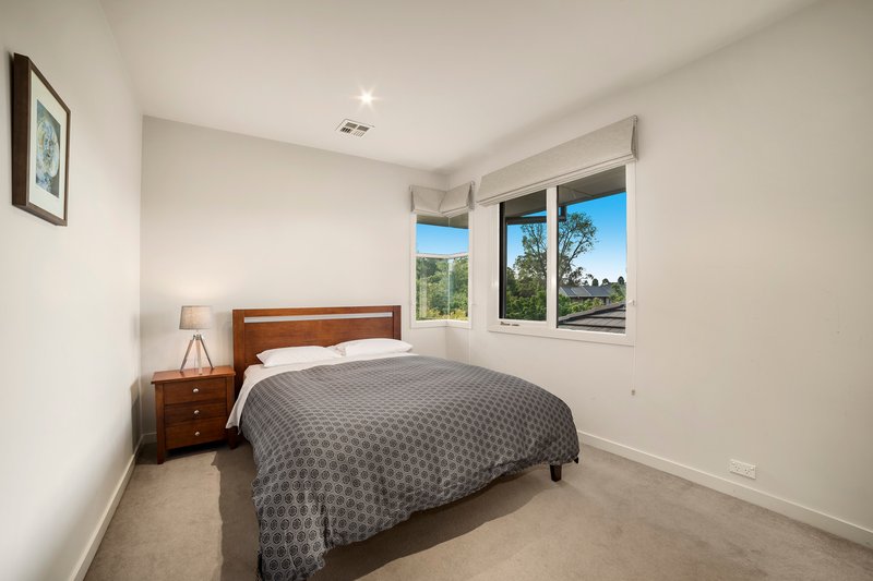 Photo - 21 Springthorpe Boulevard, Macleod VIC 3085 - Image 11