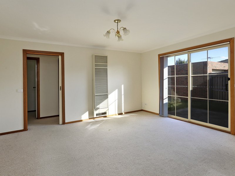 Photo - 2/1 St Anthony Court, Lara VIC 3212 - Image 4