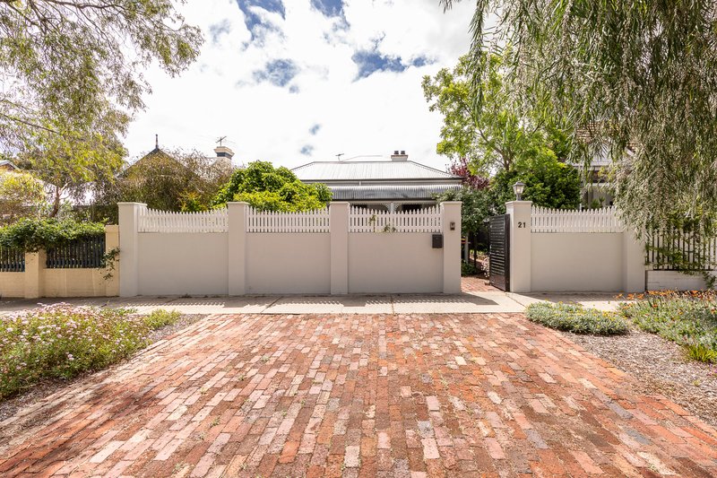 Photo - 21 Stanley Street, Mount Lawley WA 6050 - Image 3