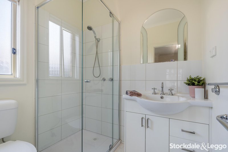 Photo - 21 Statesman Avenue, Roxburgh Park VIC 3064 - Image 6