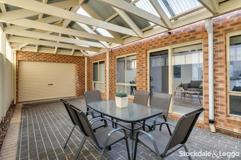 Photo - 21 Statesman Avenue, Roxburgh Park VIC 3064 - Image 11