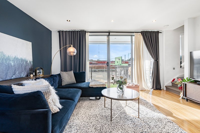 Photo - 2/1 Station Street, Blackburn VIC 3130 - Image 3