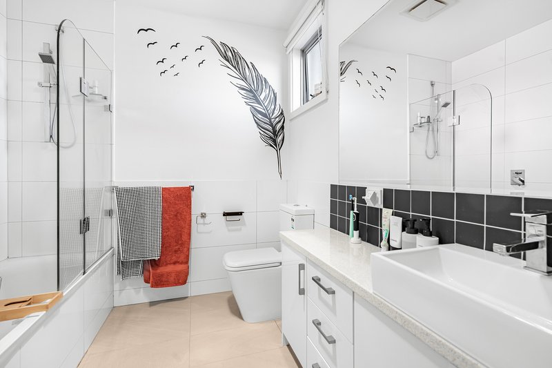 Photo - 2/1 Station Street, Blackburn VIC 3130 - Image 6