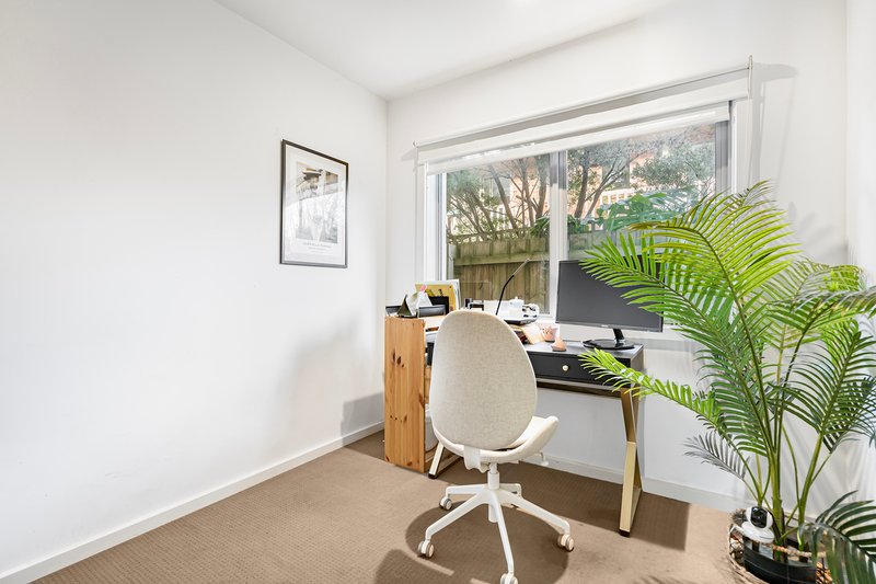 Photo - 2/1 Station Street, Blackburn VIC 3130 - Image 9