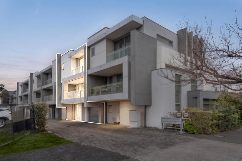 Photo - 2/1 Station Street, Blackburn VIC 3130 - Image 12