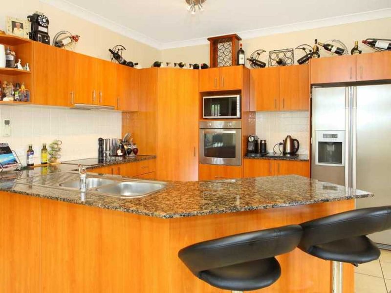 Photo - 21 Stockdale Street, Pacific Pines QLD 4211 - Image 5