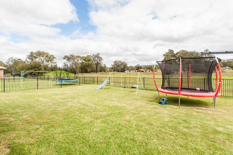 Photo - 21 Stonebridge Dr , Cessnock NSW 2325 - Image 17