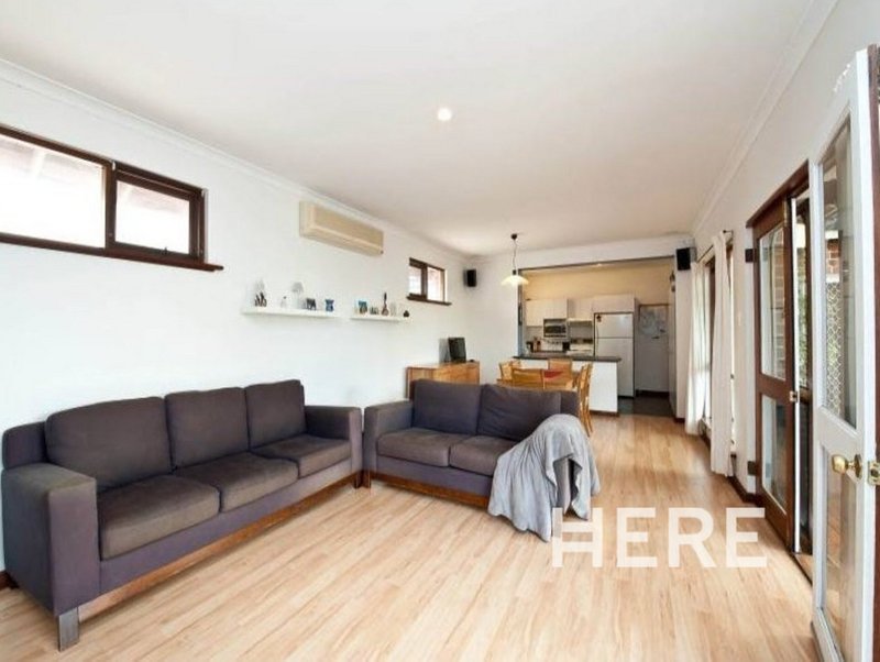 Photo - 21 Stoner Street, Innaloo WA 6018 - Image 2