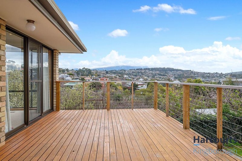 Photo - 21 Suncoast Drive, Blackmans Bay TAS 7052 - Image 11