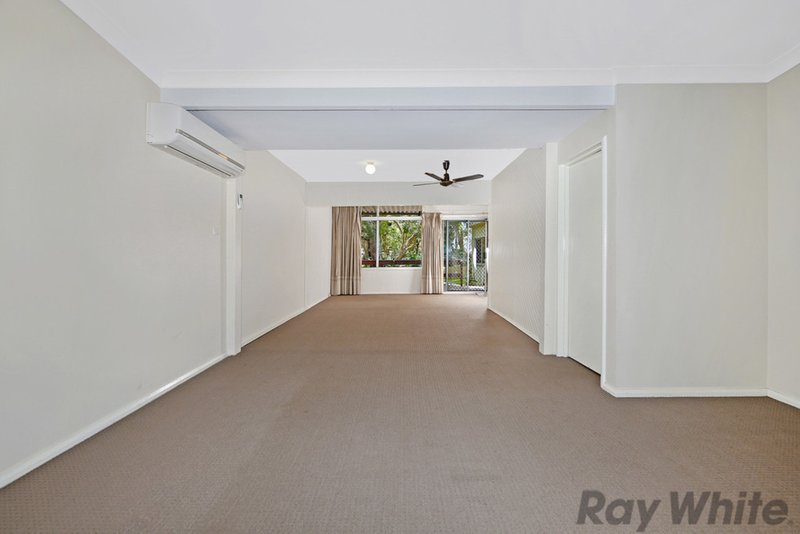 Photo - 21 Sunrise Avenue, Budgewoi NSW 2262 - Image 6