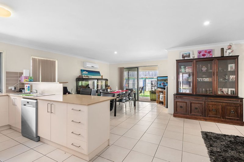 Photo - 21 Sunrise Terrace, Little Mountain QLD 4551 - Image 9