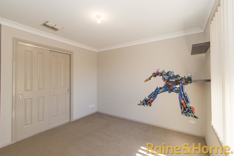 Photo - 21 Sunvale Avenue, Dubbo NSW 2830 - Image 11