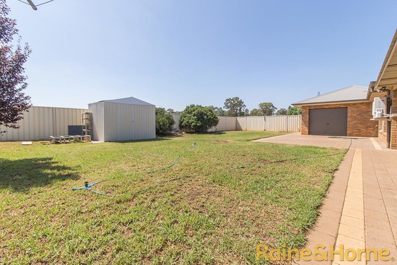 Photo - 21 Sunvale Avenue, Dubbo NSW 2830 - Image 15