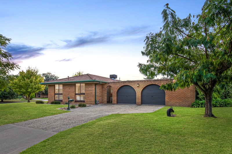 21 Sunwood Drive, Lavington NSW 2641