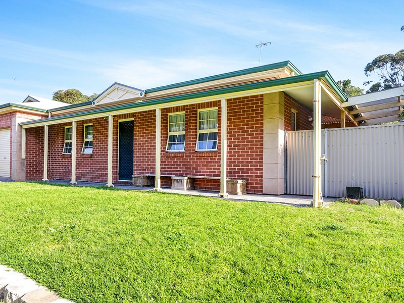 Photo - 2/1 Surrey Avenue, Victor Harbor SA 5211 - Image 3