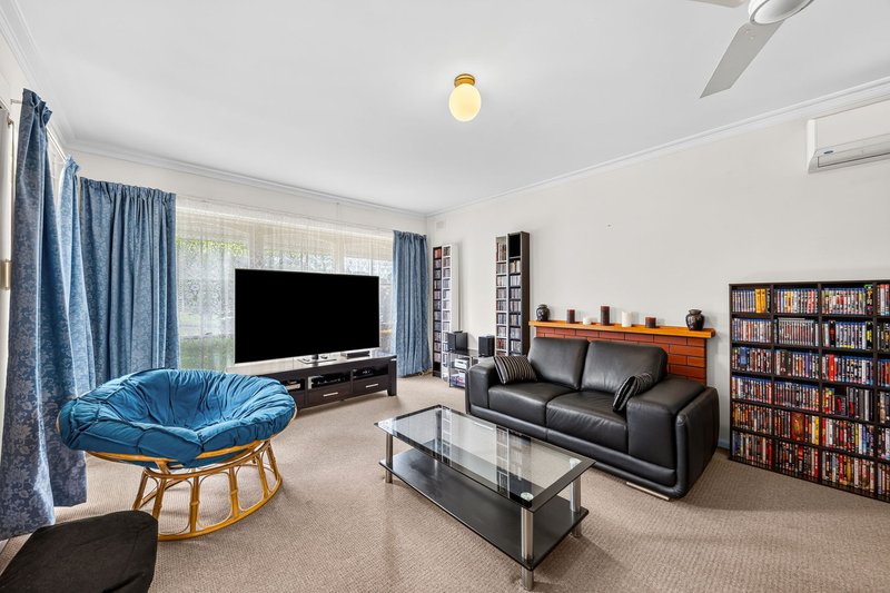 Photo - 21 Suzanne Avenue, Morphett Vale SA 5162 - Image 6
