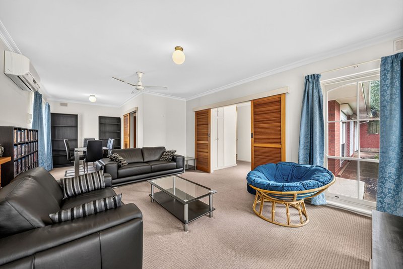 Photo - 21 Suzanne Avenue, Morphett Vale SA 5162 - Image 9