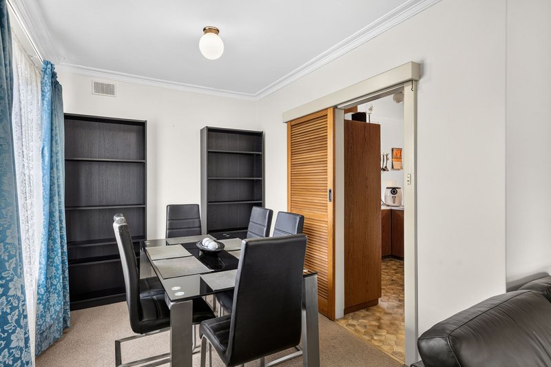 Photo - 21 Suzanne Avenue, Morphett Vale SA 5162 - Image 12