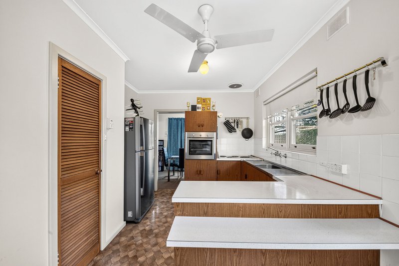 Photo - 21 Suzanne Avenue, Morphett Vale SA 5162 - Image 19