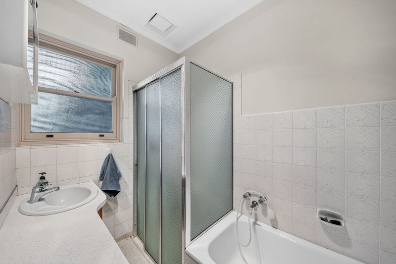 Photo - 21 Suzanne Avenue, Morphett Vale SA 5162 - Image 22