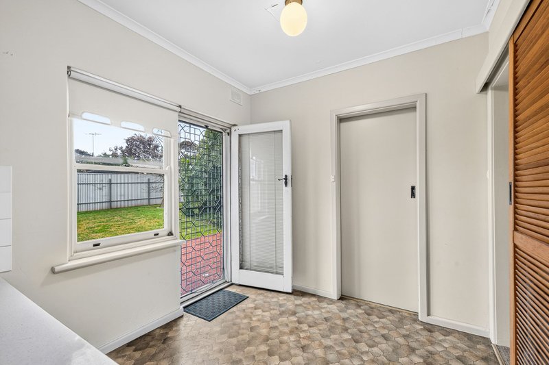 Photo - 21 Suzanne Avenue, Morphett Vale SA 5162 - Image 23