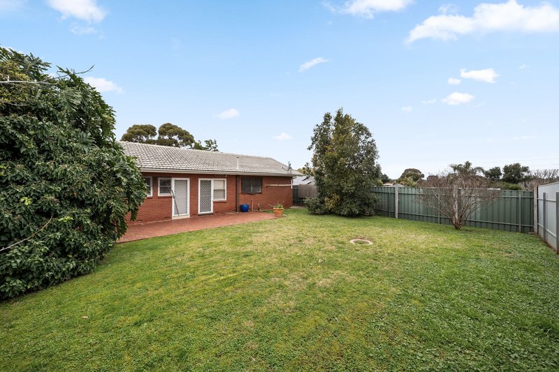 Photo - 21 Suzanne Avenue, Morphett Vale SA 5162 - Image 25