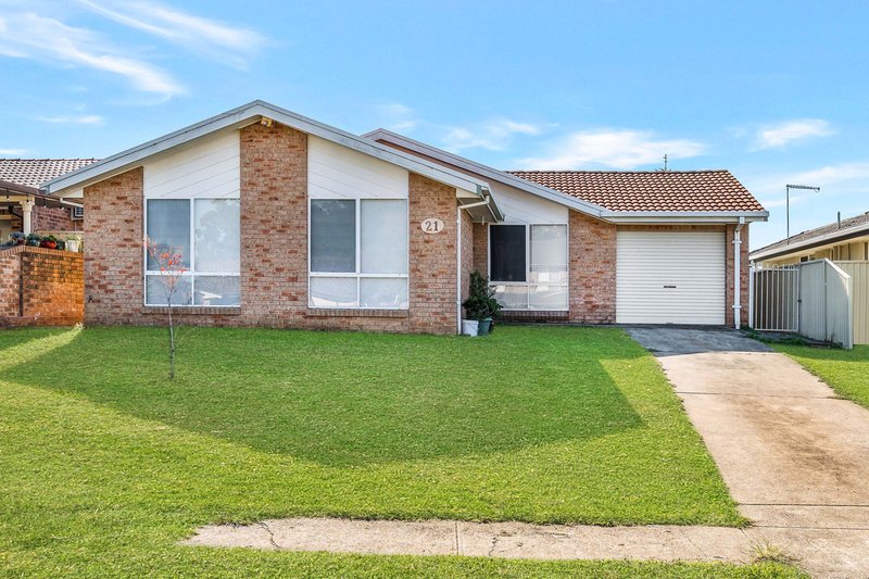 21 Swan Circuit, Green Valley NSW 2168