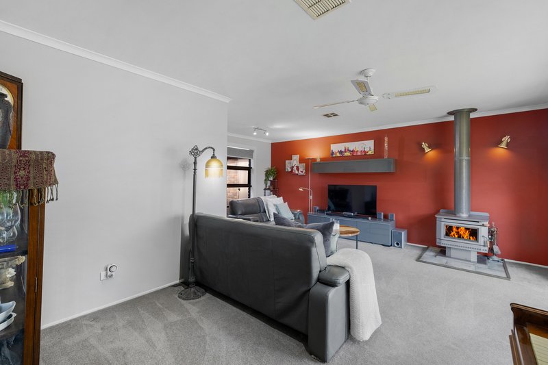 Photo - 21 Taldra Drive, Ferntree Gully VIC 3156 - Image 4