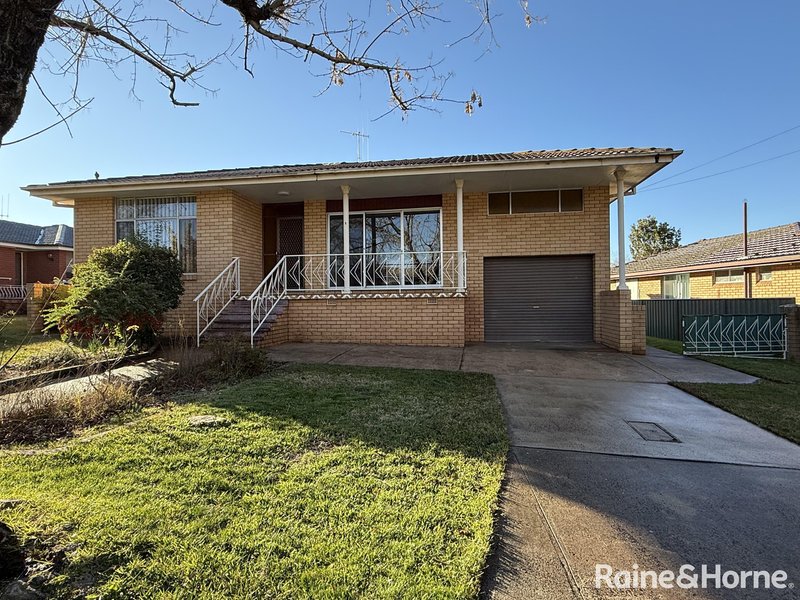 Photo - 21 Talinga Place, Orange NSW 2800 - Image 1