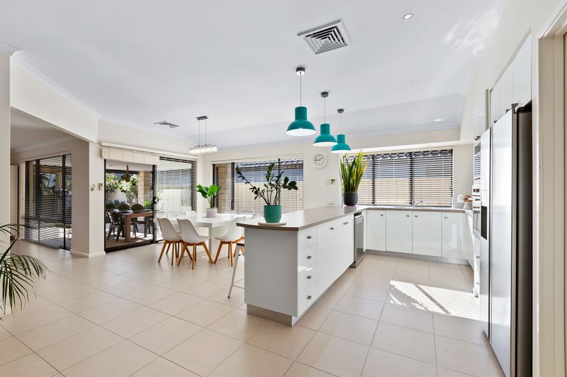 Photo - 21 Tambora Bend, Madeley WA 6065 - Image 4