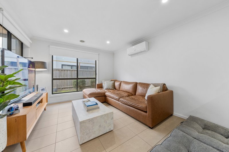 Photo - 21 Tannum Circuit, Truganina VIC 3029 - Image 6