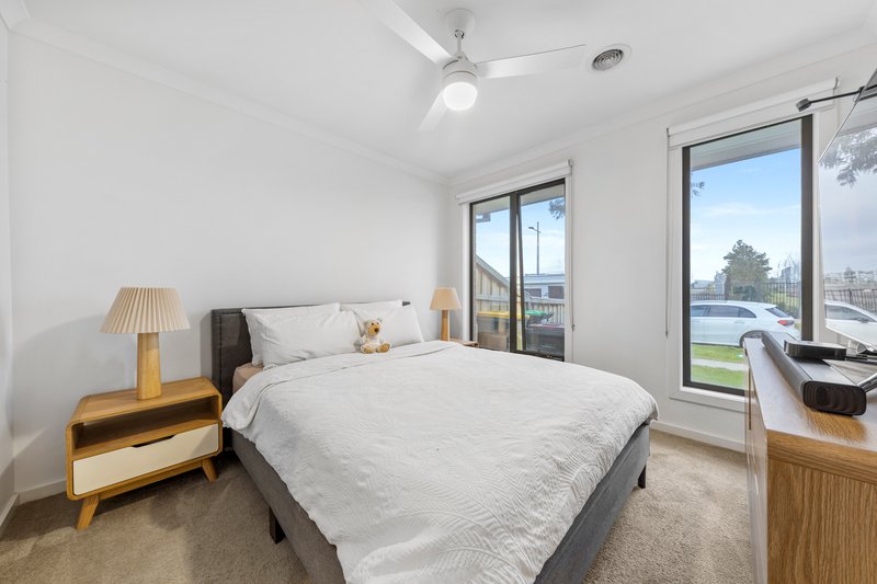 Photo - 21 Tannum Circuit, Truganina VIC 3029 - Image 8