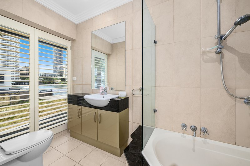 Photo - 21 Tarcoola Crescent, Surfers Paradise QLD 4217 - Image 17