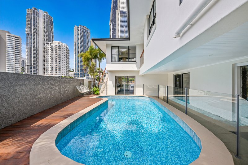 Photo - 21 Tarcoola Crescent, Surfers Paradise QLD 4217 - Image 20