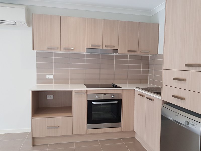 Photo - 2/1 Tasker Street, Yarrabilba QLD 4207 - Image 2