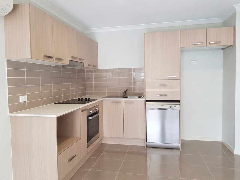 Photo - 2/1 Tasker Street, Yarrabilba QLD 4207 - Image 3