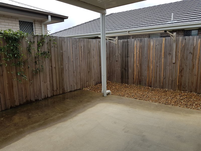 Photo - 2/1 Tasker Street, Yarrabilba QLD 4207 - Image 7