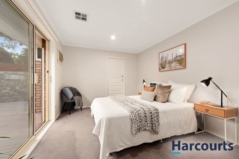 Photo - 21 Taunton Crescent, Scoresby VIC 3179 - Image 5