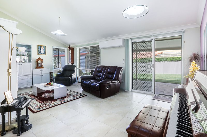 Photo - 21 Teasdale Drive, Nerang QLD 4211 - Image 5