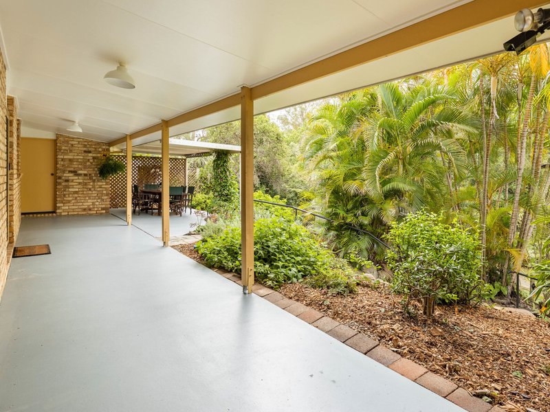 Photo - 21 Tetragona Drive, Arana Hills QLD 4054 - Image 15