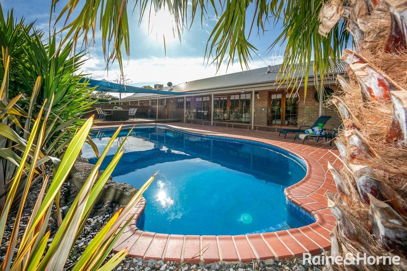 Photo - 21 The Willows , Gisborne VIC 3437 - Image 4