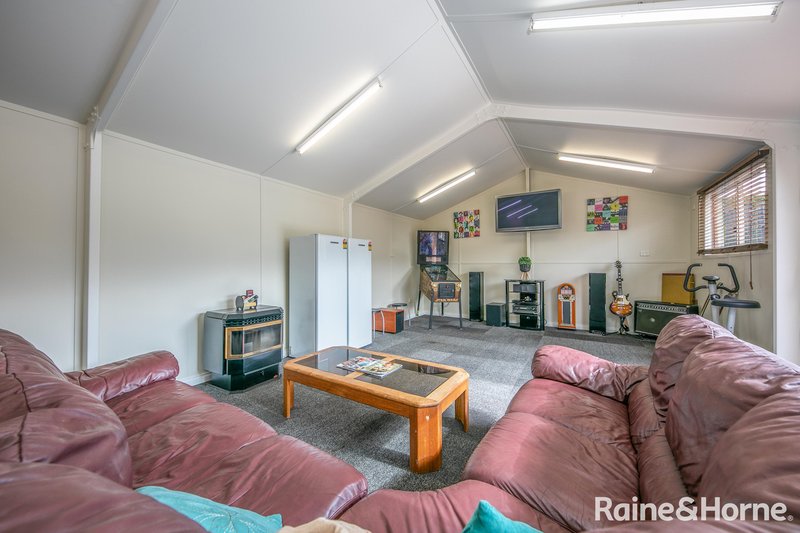 Photo - 21 The Willows , Gisborne VIC 3437 - Image 22