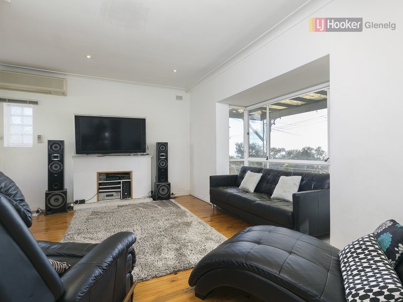 Photo - 21 Thomas Street, Seacliff Park SA 5049 - Image 3