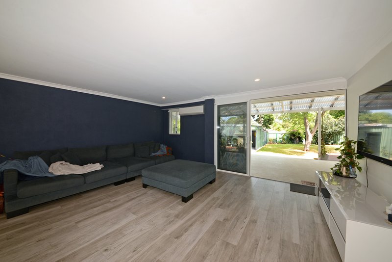 Photo - 21 Thompson Drive, Wanneroo WA 6065 - Image 4